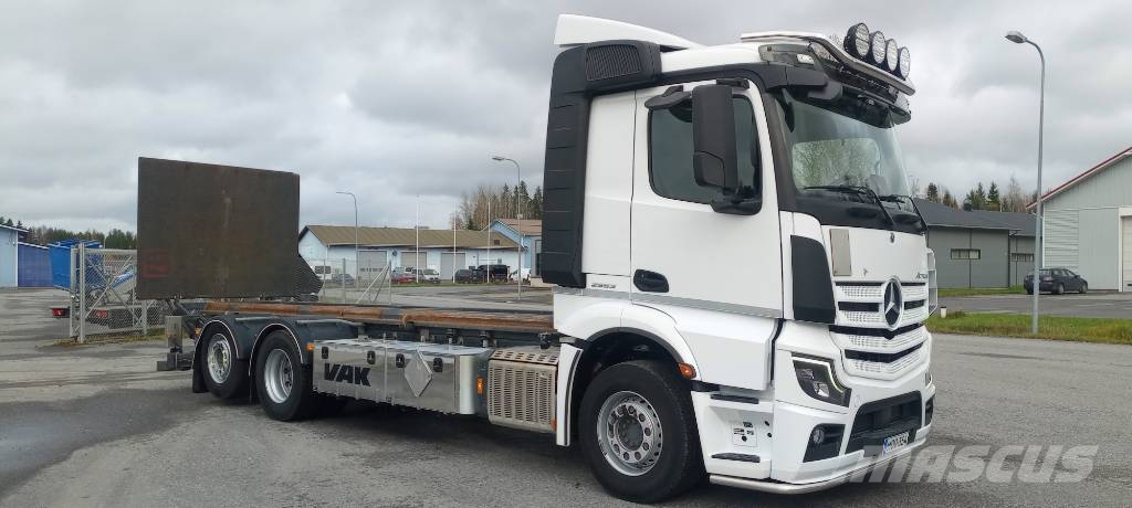 Mercedes-Benz Actros L2553 6x2 Containerbil