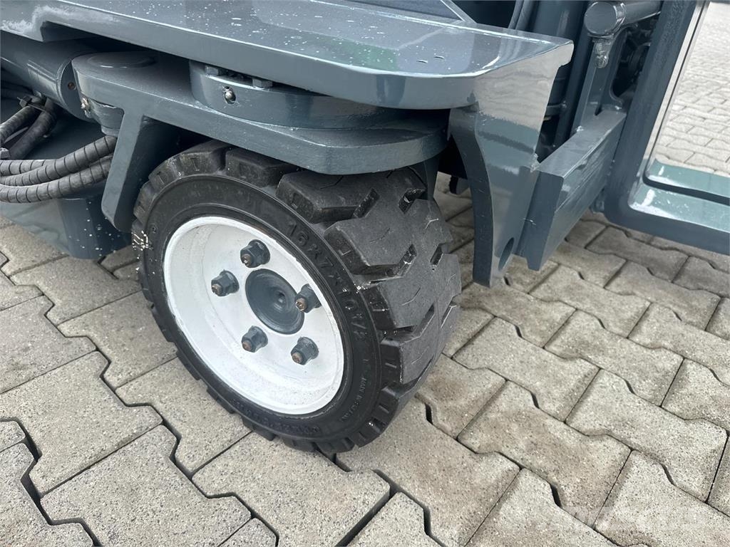 Combilift C2500 // Perfect // Compact 4 vías o cuatro caminos