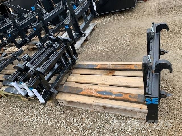 SE Equipment planerskopor och pallgafflar StBM & S 輪胎式裝載機