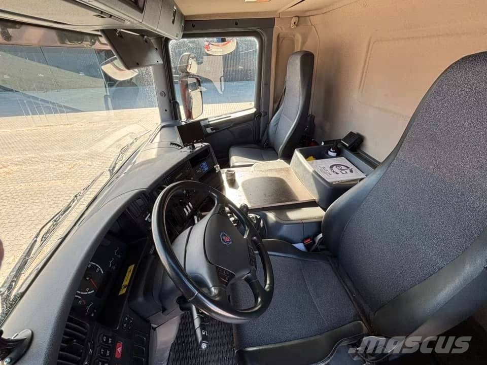Scania P 340 شاحنات حريق