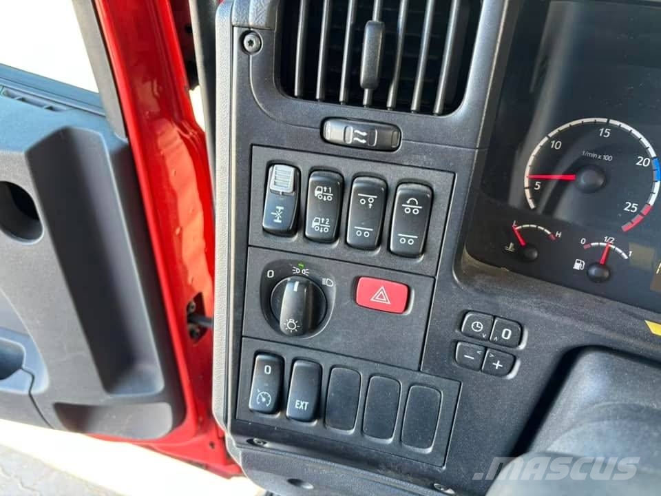 Scania P 340 شاحنات حريق