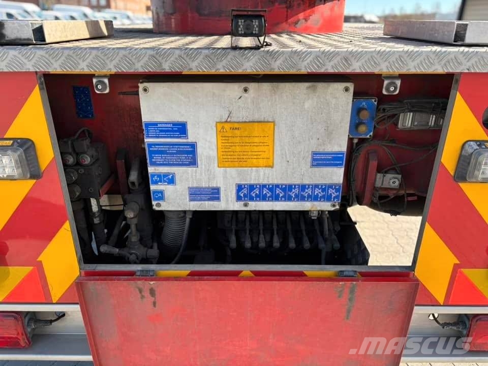 Scania P 340 شاحنات حريق