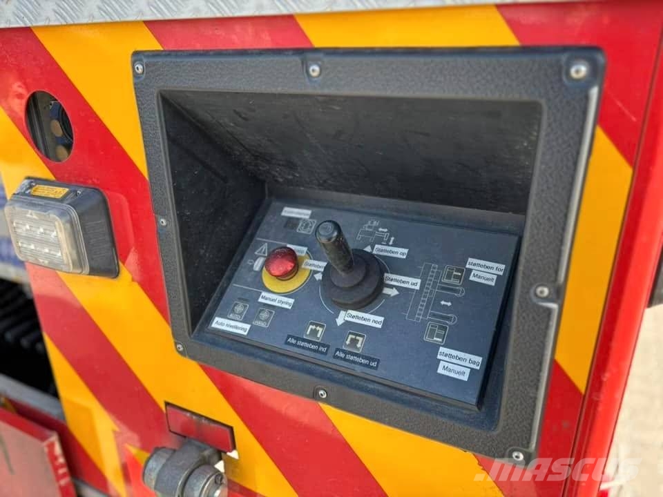 Scania P 340 شاحنات حريق