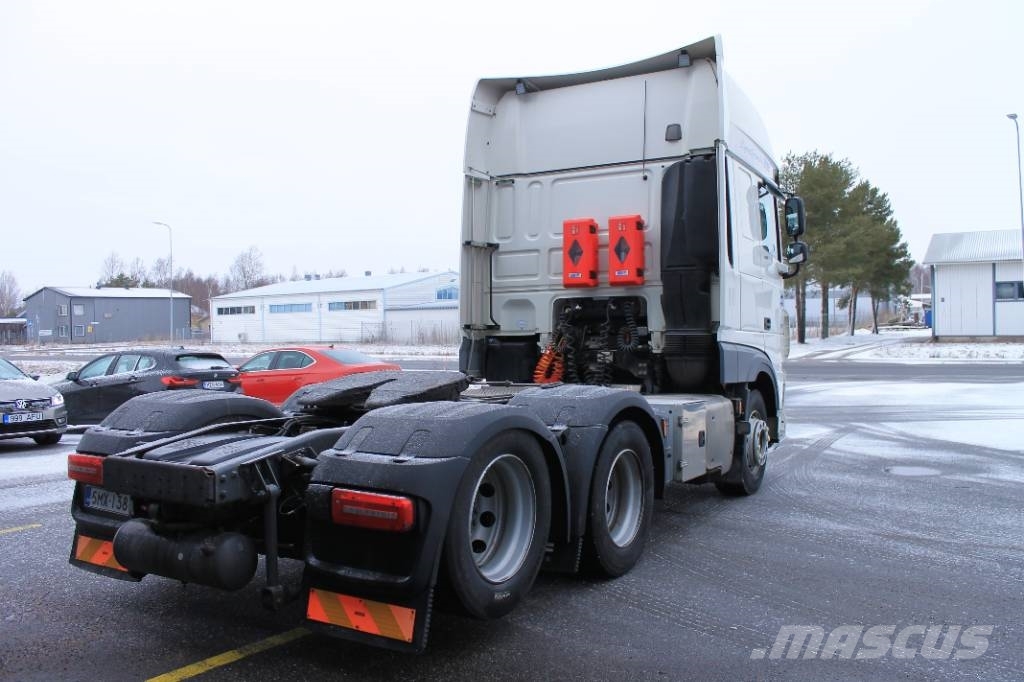 DAF XF 530 FTS 曳引機組件