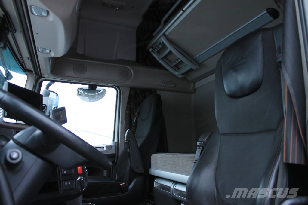 DAF XF 530 FTS 曳引機組件