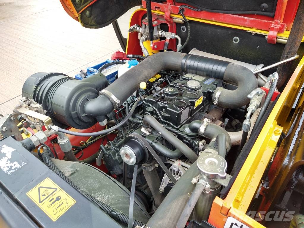 JCB 520-40 4WS (155) Teleskoplader