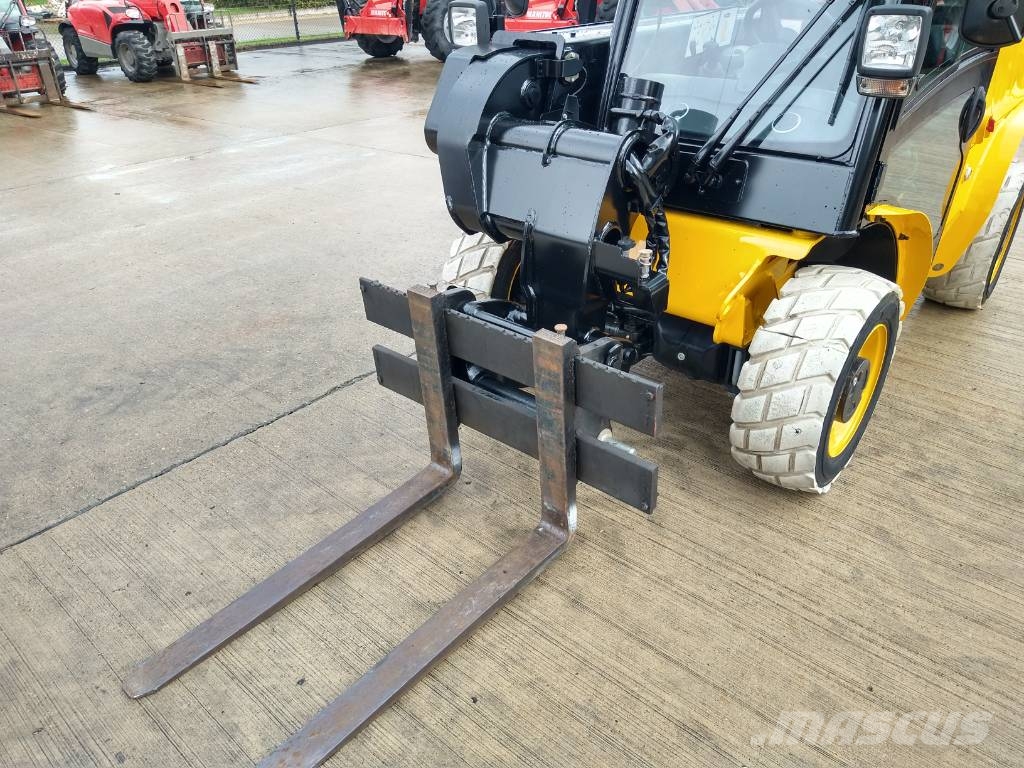 JCB 520-40 4WS (155) Teleskoplader