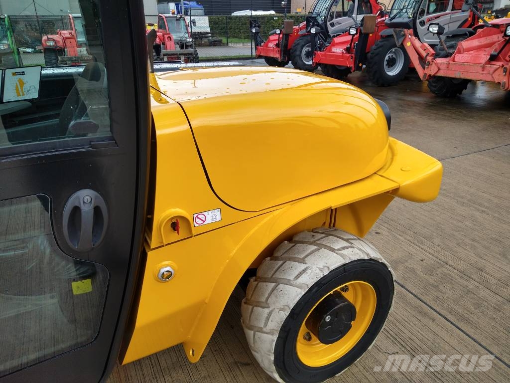 JCB 520-40 4WS (155) Teleskoplader