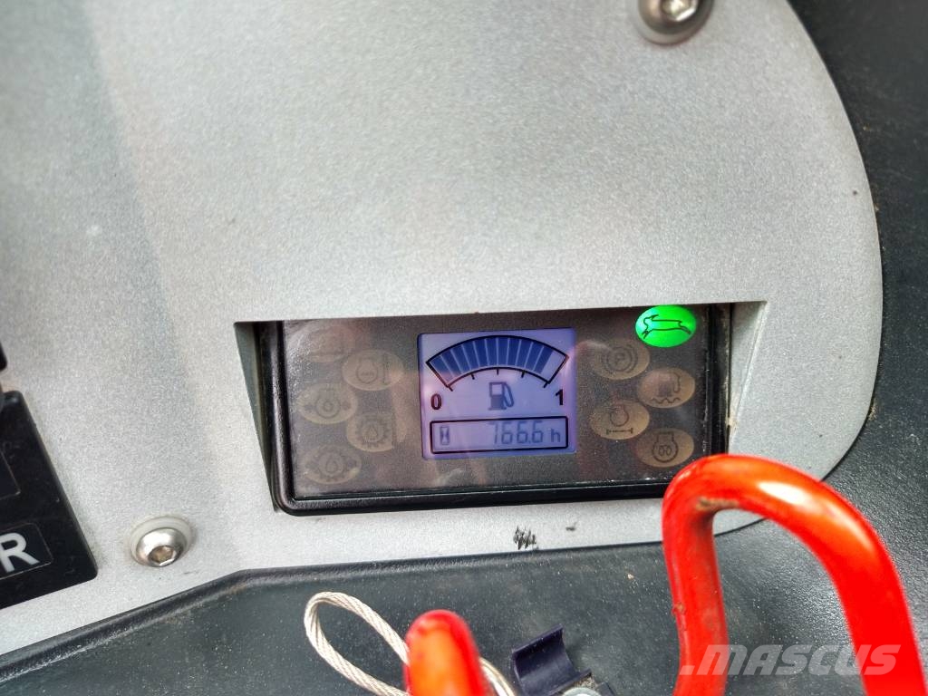 JCB 520-40 4WS (155) Teleskoplader