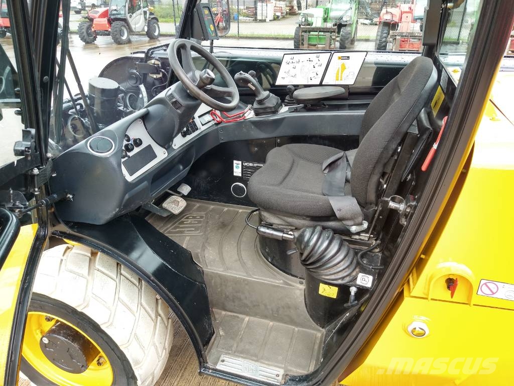 JCB 520-40 4WS (155) Teleskoplader