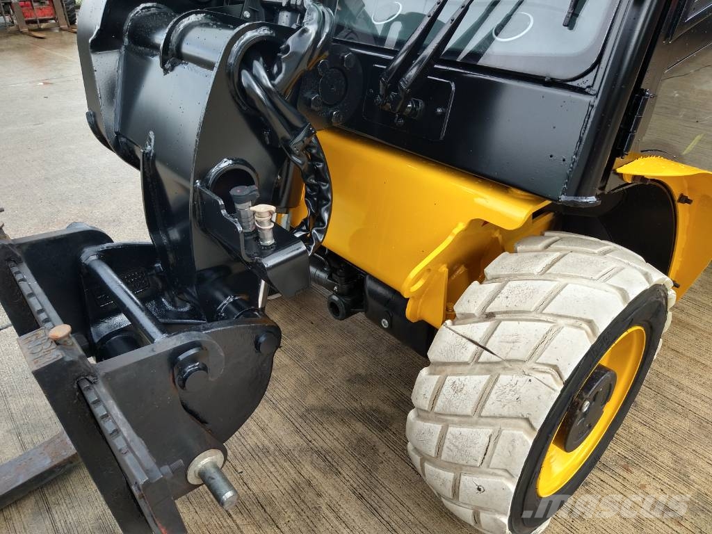 JCB 520-40 4WS (155) Teleskoplader