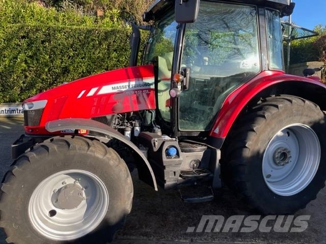 Massey Ferguson 5712 Traktorid