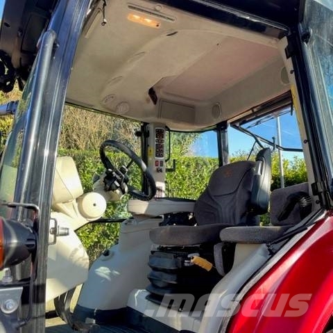 Massey Ferguson 5712 Traktorid