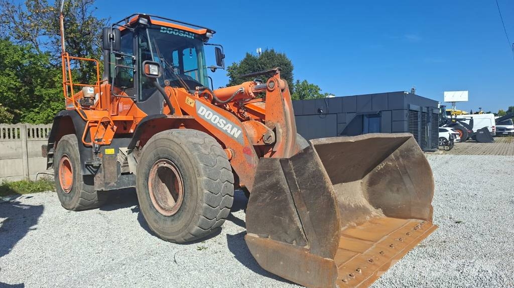 Doosan DL 300-5 لوادر بعجل