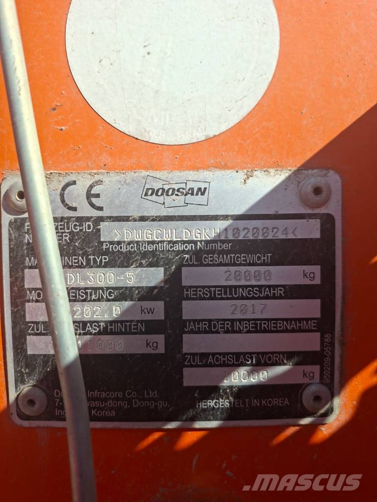 Doosan DL 300-5 لوادر بعجل