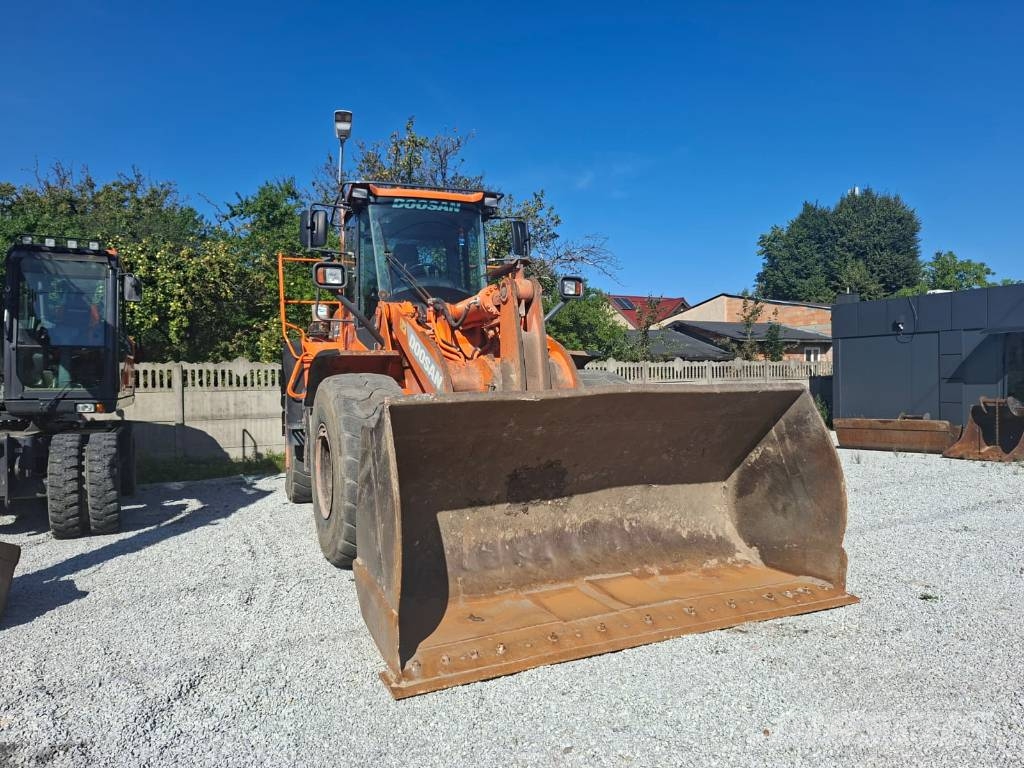 Doosan DL 300-5 لوادر بعجل