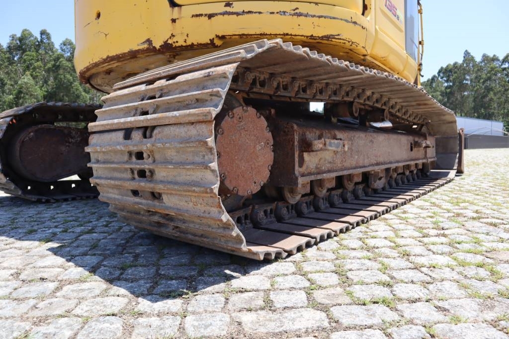 New Holland Kobelco E135BSR-2 حفارات زحافة