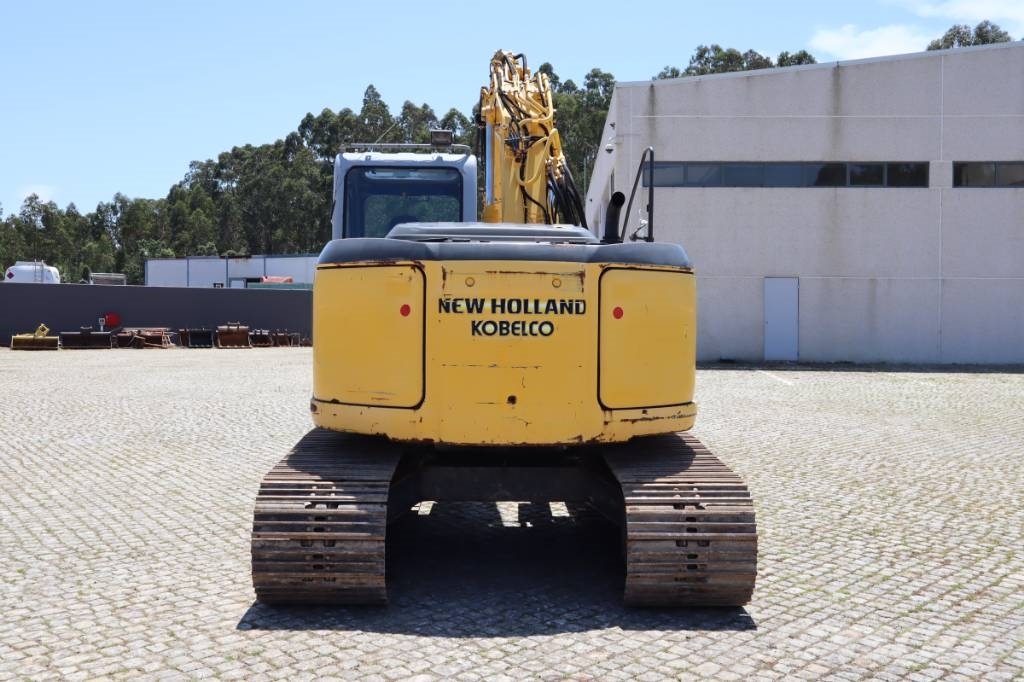 New Holland Kobelco E135BSR-2 حفارات زحافة