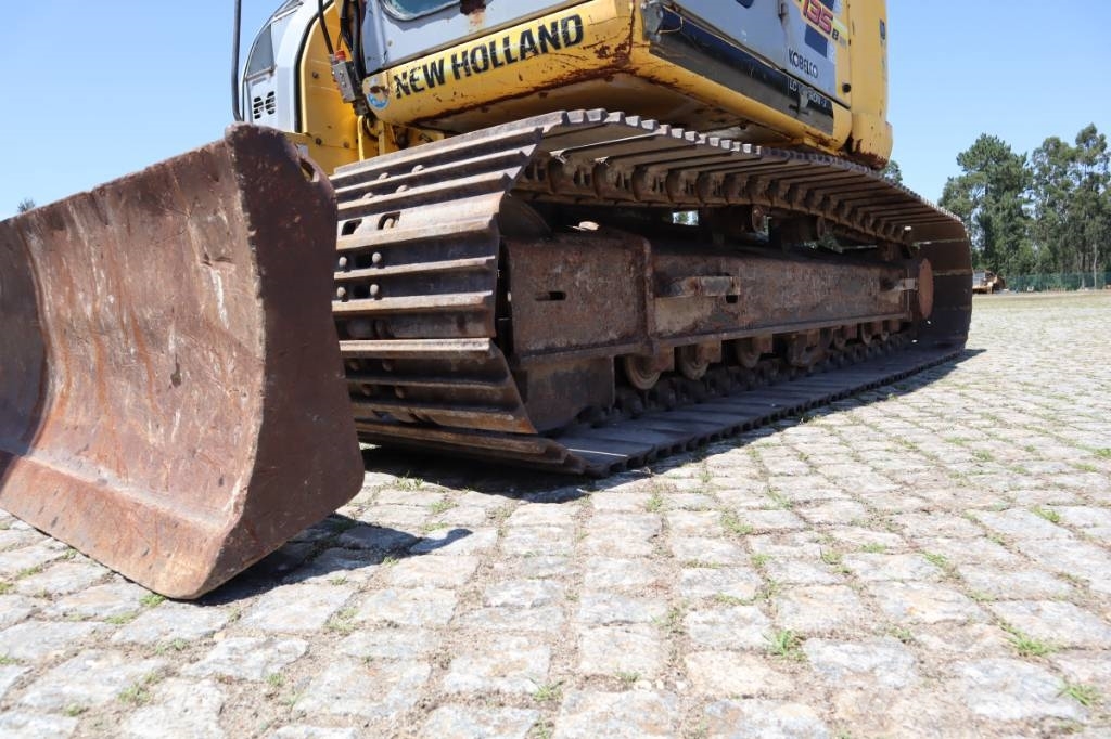 New Holland Kobelco E135BSR-2 حفارات زحافة