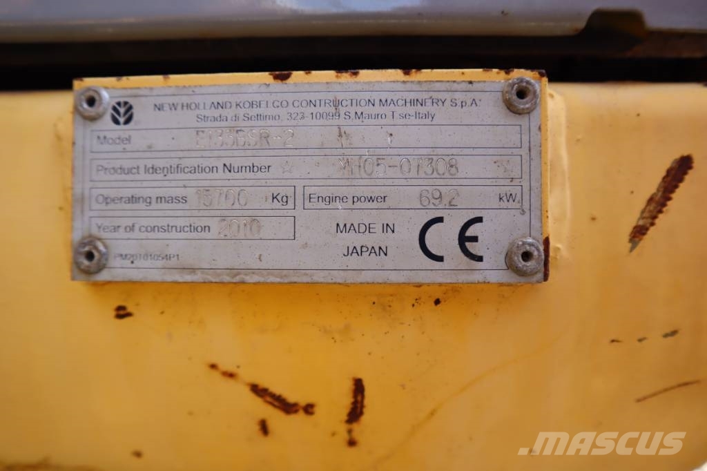 New Holland Kobelco E135BSR-2 حفارات زحافة