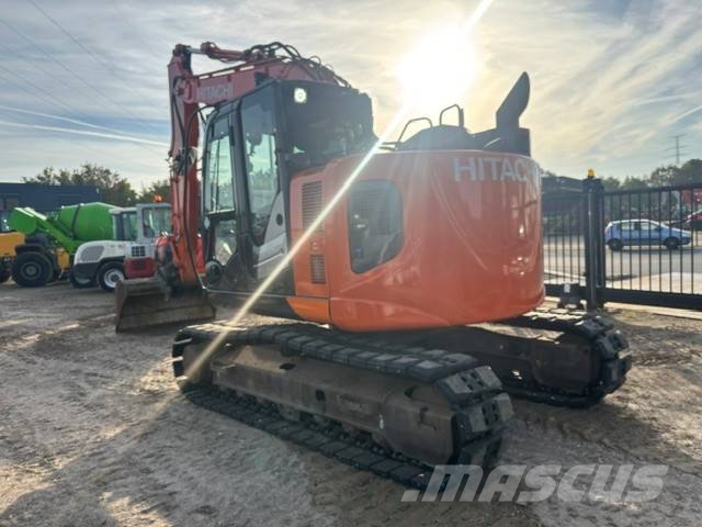 Hitachi ZX 135 US-6 حفارات زحافة