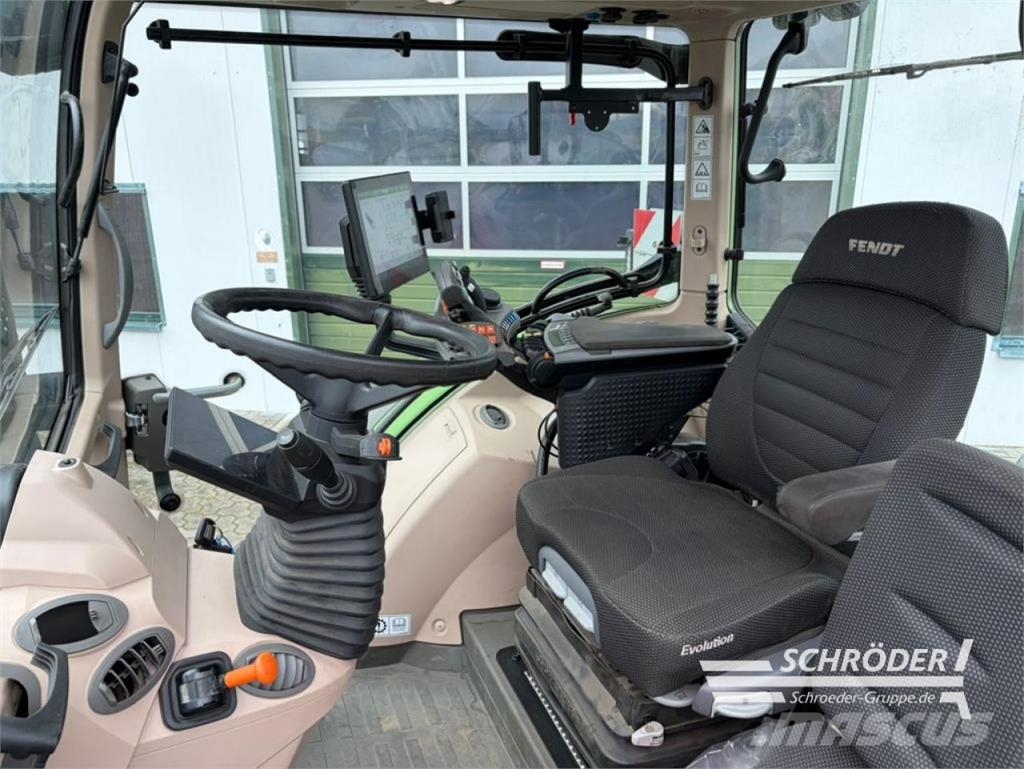 Fendt 724 GEN6 PROFI PLUS Трактори