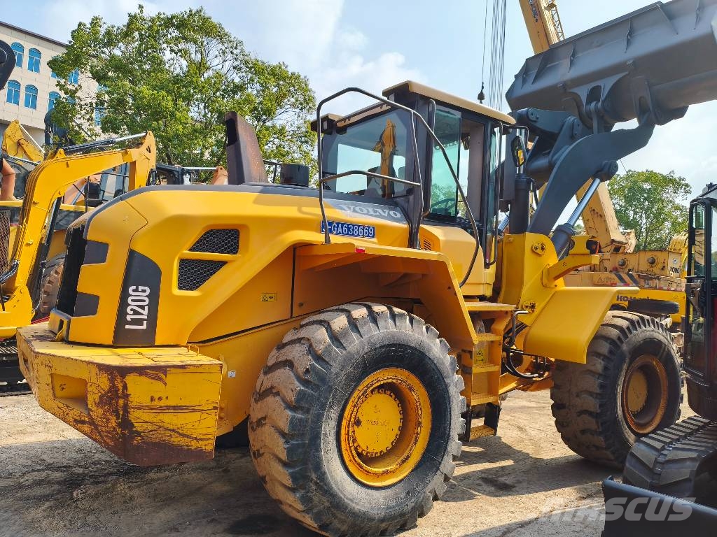 Volvo L 120 G Kolesni nakladalci