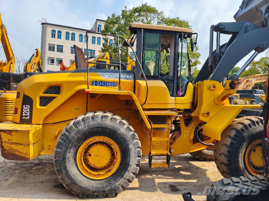Volvo L 120 G Kolesni nakladalci