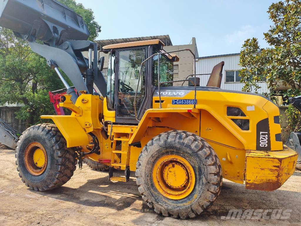 Volvo L 120 G Kolesni nakladalci
