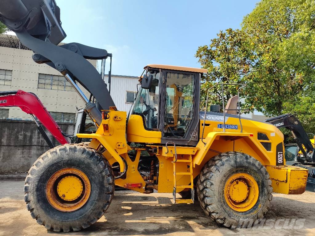 Volvo L 120 G Kolesni nakladalci
