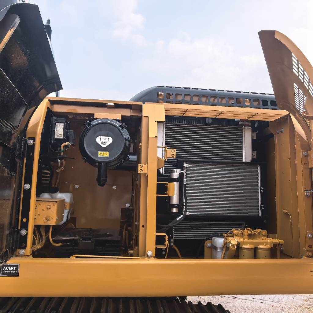 CAT 320 D Гусеничні екскаватори