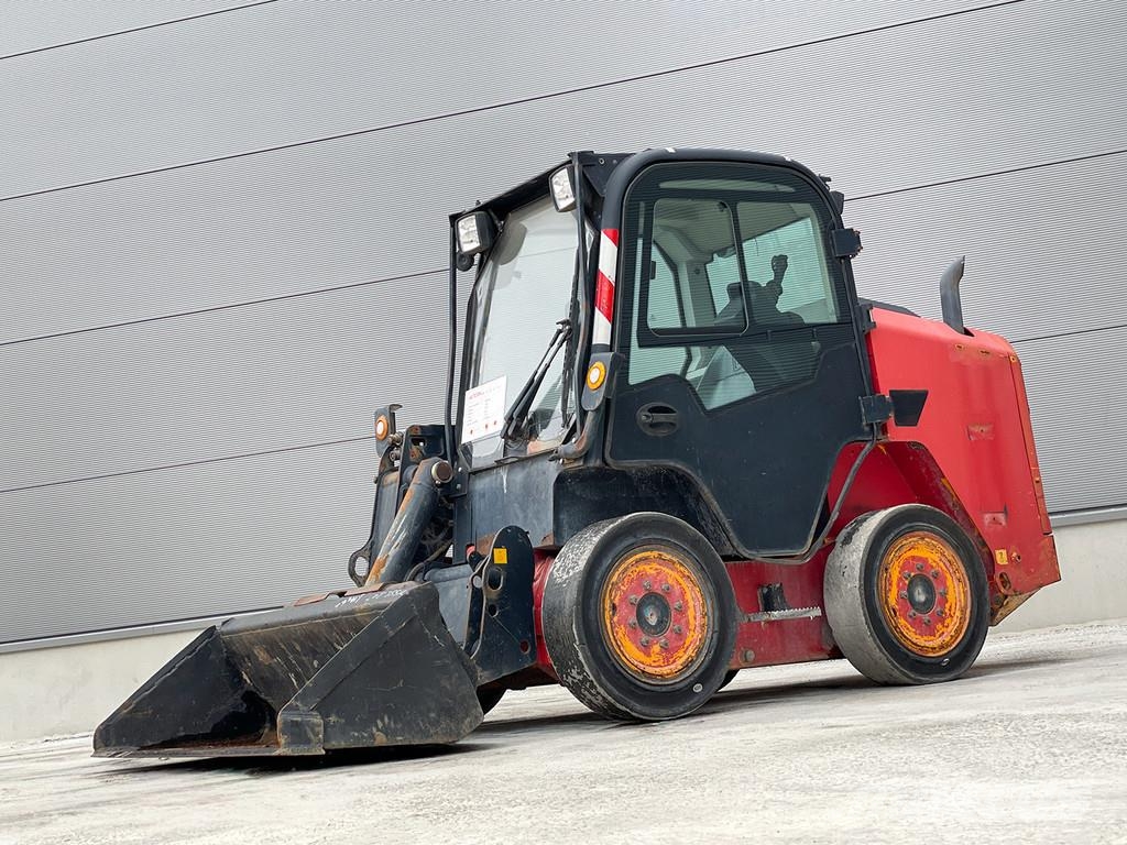 JCB R260 Juontokoneet