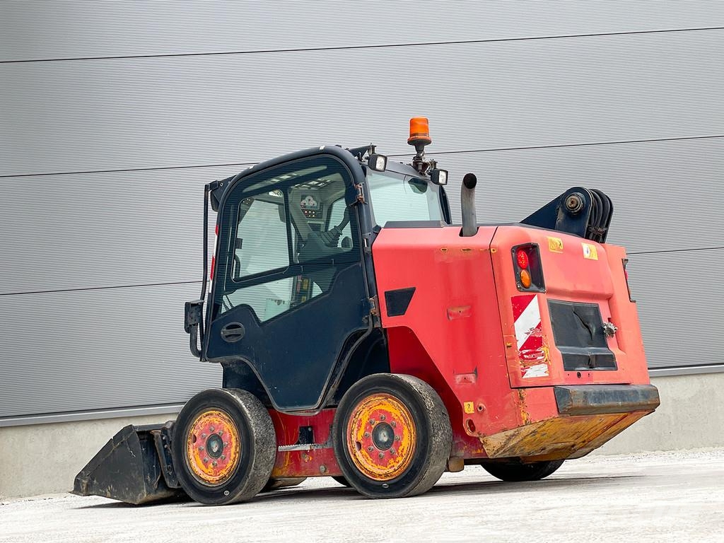 JCB R260 Juontokoneet