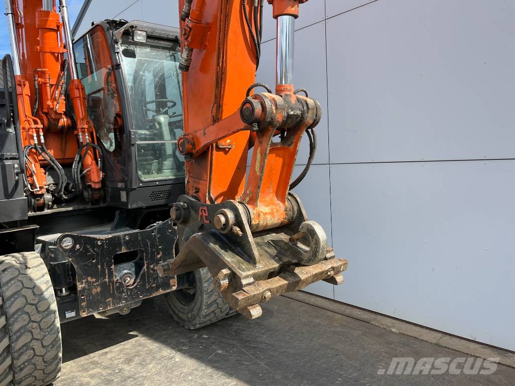 Hitachi ZX140W-6 - Blade / Triple Boom / Auto Greasing Wielgraafmachines