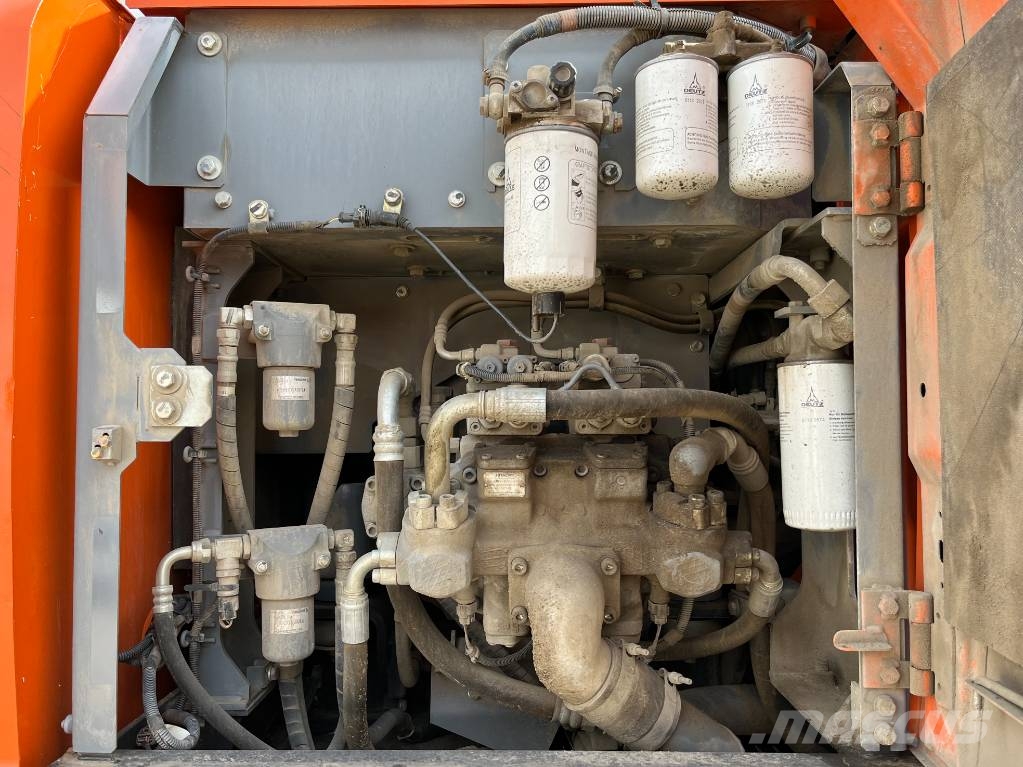 Hitachi ZX140W-6 - Blade / Triple Boom / Auto Greasing Wielgraafmachines