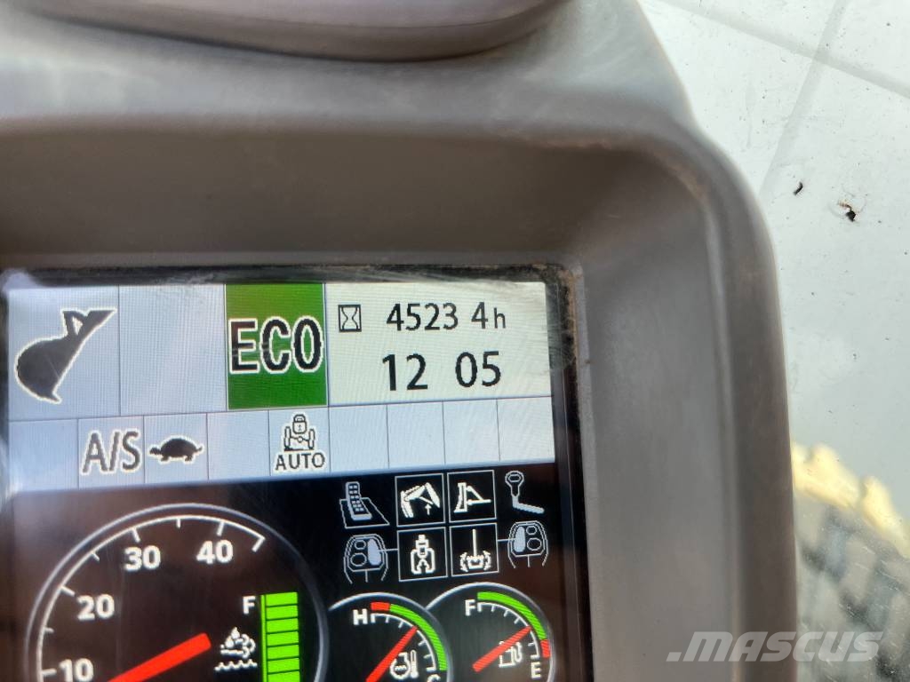 Hitachi ZX140W-6 - Blade / Triple Boom / Auto Greasing Wielgraafmachines