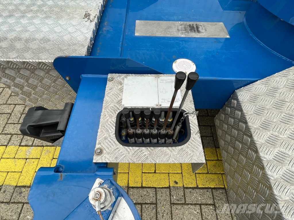 Amak 25 A/T 크레인