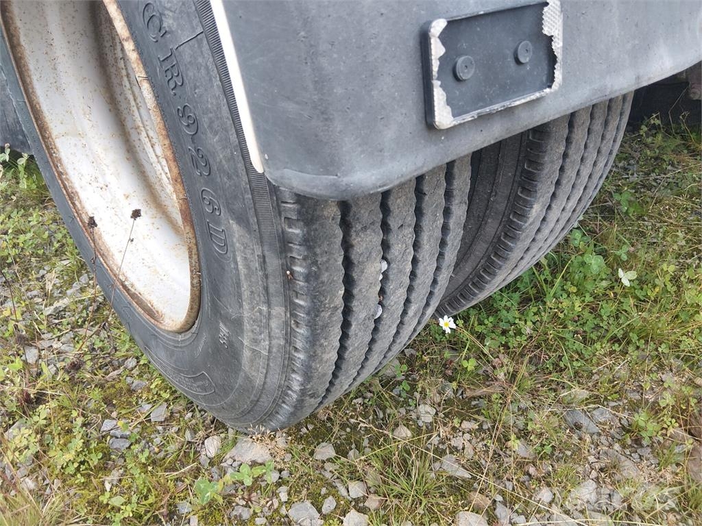 Närko puuperävaunu Tømmerhengere