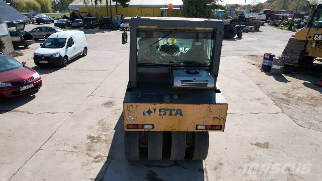 Stavostroj VP-2400 مداحل ذات إطارات هوائية