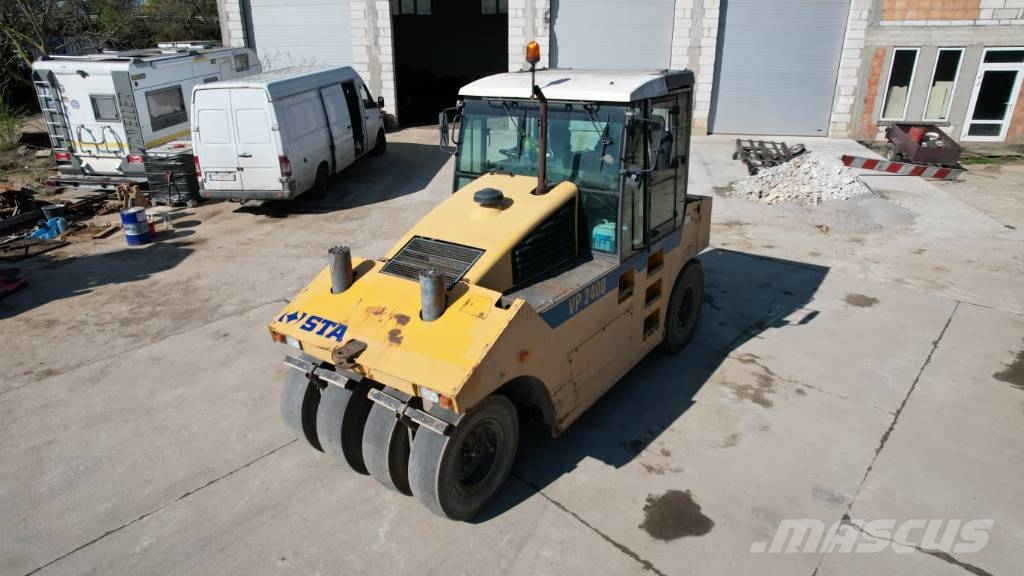 Stavostroj VP-2400 مداحل ذات إطارات هوائية
