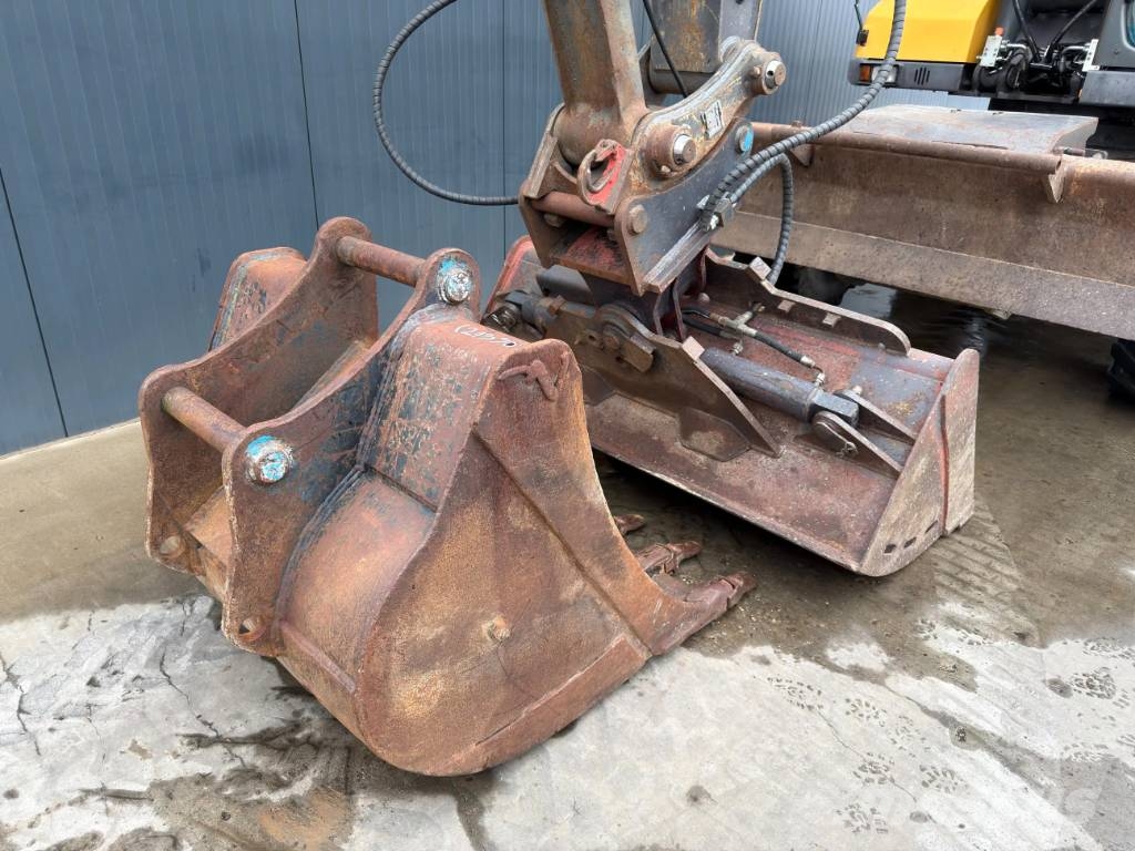 Volvo EW 160 D Pyöräkaivukoneet