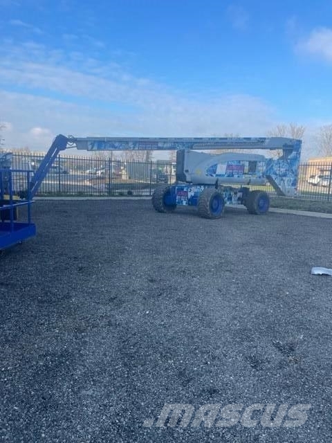 JLG 800 AJ Teleskooppipuominostimet
