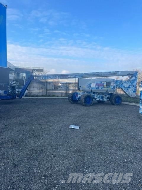 JLG 800 AJ Teleskooppipuominostimet
