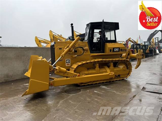 CAT D 7 G Buldooserid
