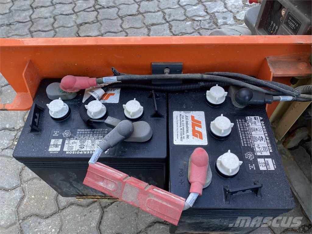 JLG 1230ES Vertikálne stĺpové výťahy
