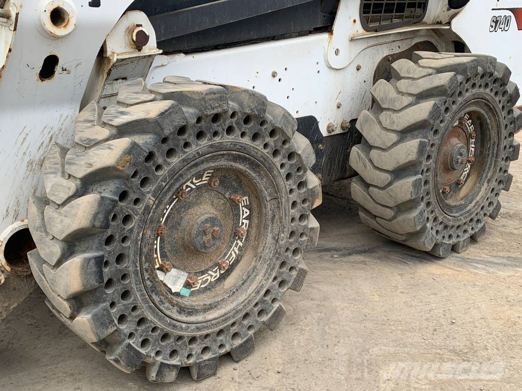 Bobcat S 740 Skid steer loaders
