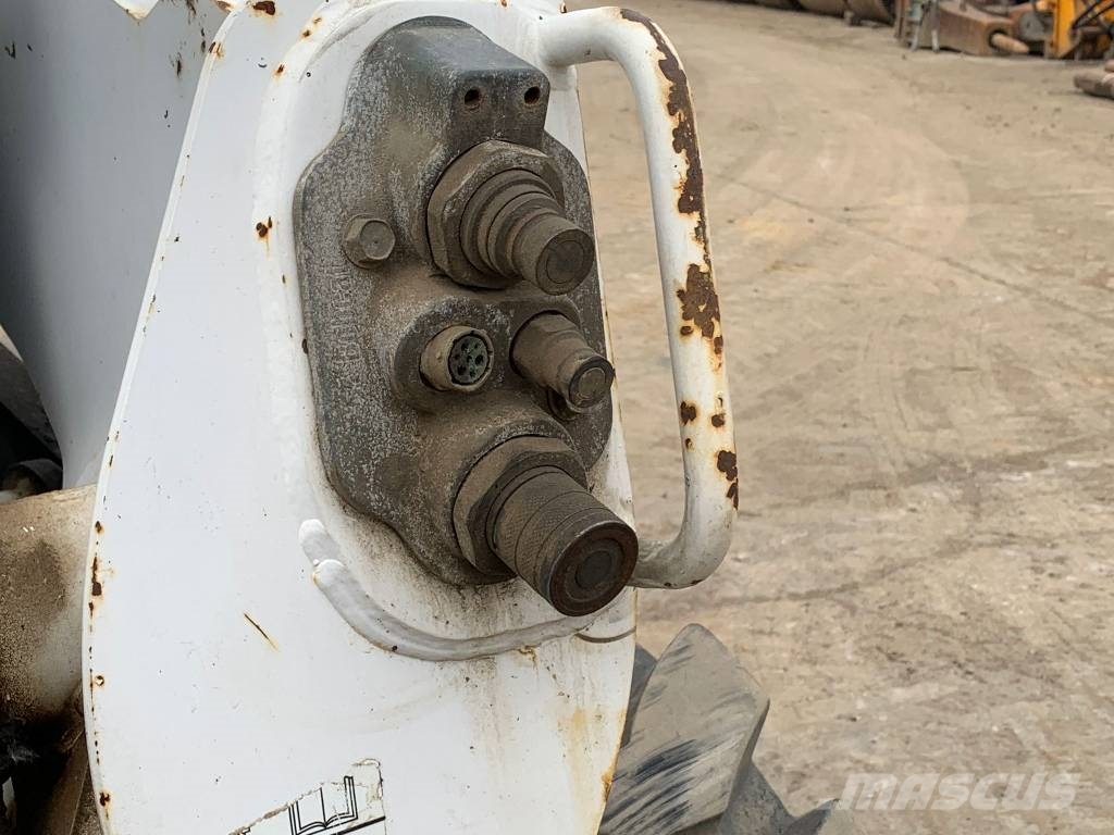 Bobcat S 740 Skid steer loaders
