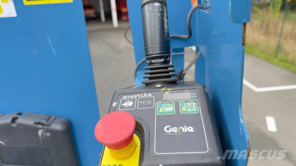 Genie GS 4047 رافعات مقصية الشكل