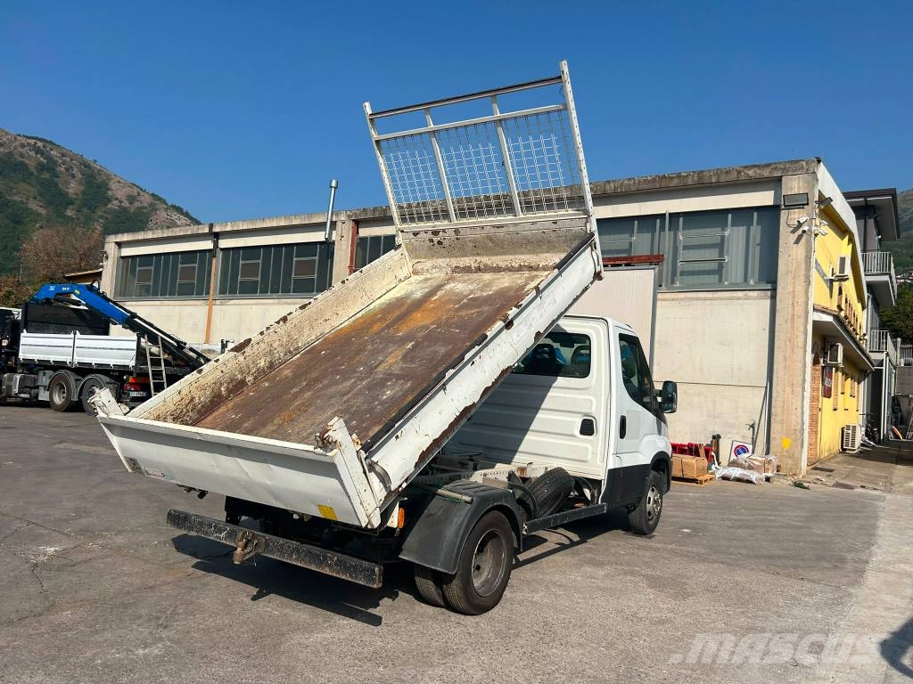 Iveco Daily 35-110 شاحنات قلابة