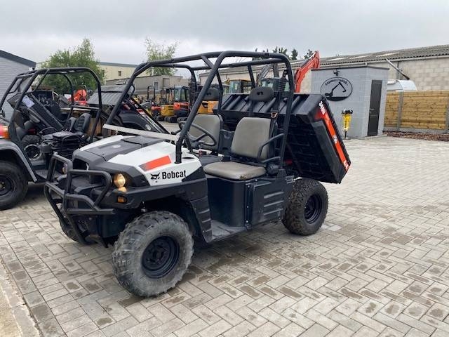 Bobcat 3400 D تفريغ المقطورات
